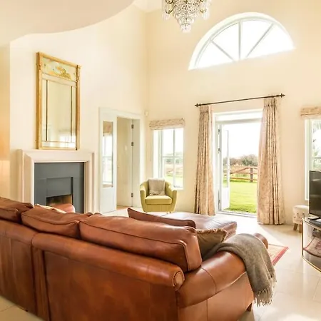 Semesterbostad Country Setting In The Middle Of Town. *