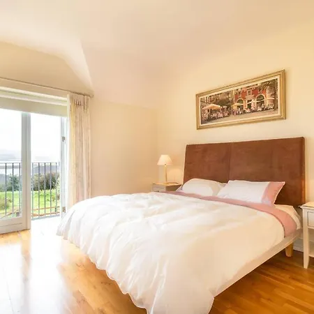 Country Setting In The Middle Of Town. *