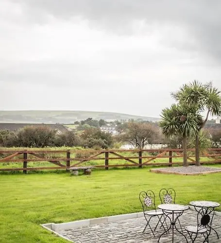 Tatil Evi Country Setting In The Middle Of Town. Dingle