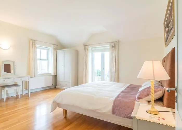 Country Setting In The Middle Of Town.