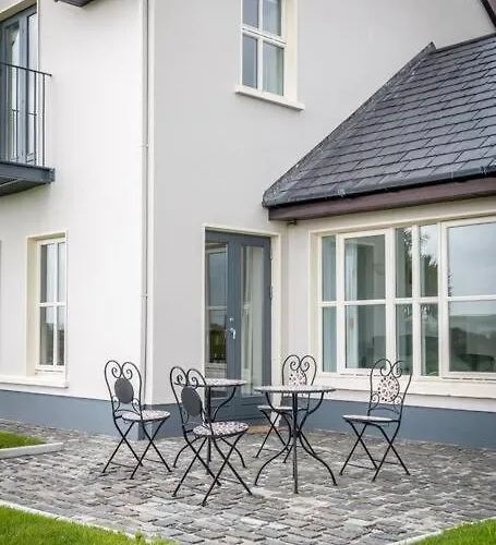 Country Setting In The Middle Of Town. Dingle