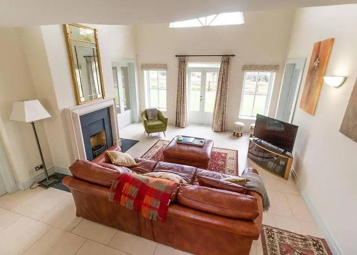 Tatil Evi Country Setting In The Middle Of Town.